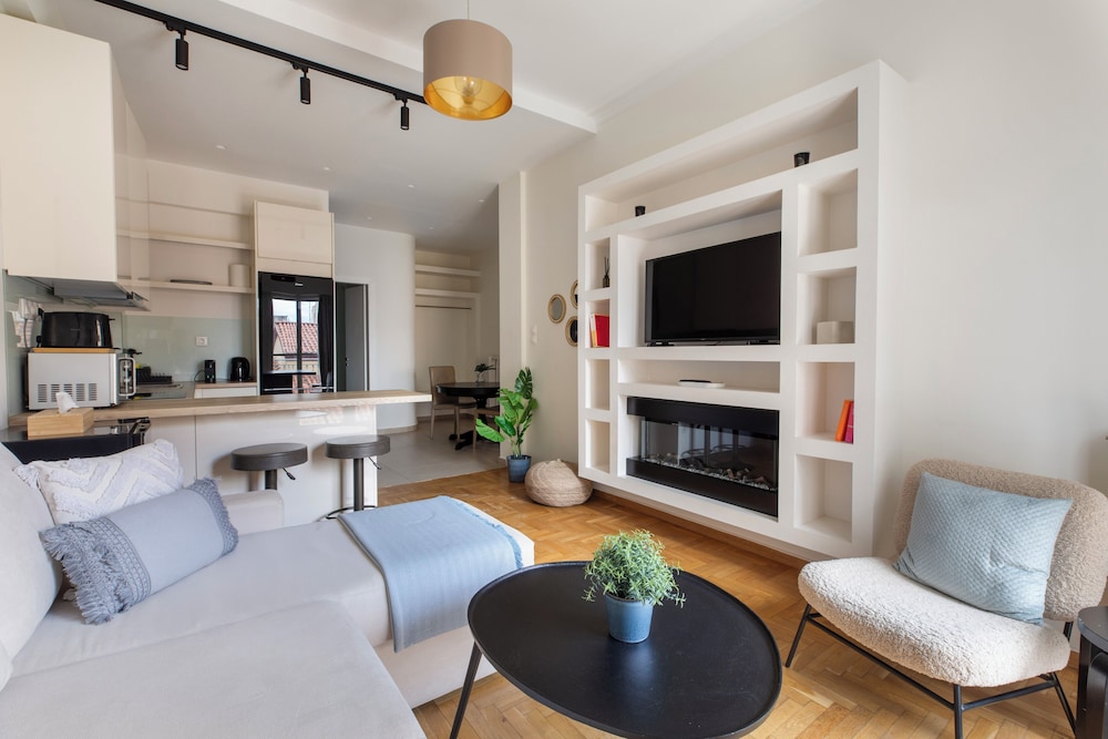 Attica Captivating 2 Bedroom Apt & Balcony in Athens — 4-Star Luxury Hotel in Athens, Greece