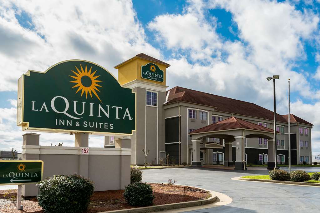 La Quinta Inn & Suites by Wyndham Canton MS - photo 3