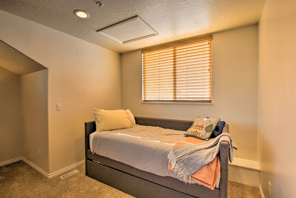 2 Condo Property with Mtn Views by Golf and Ski Resort - photo 15