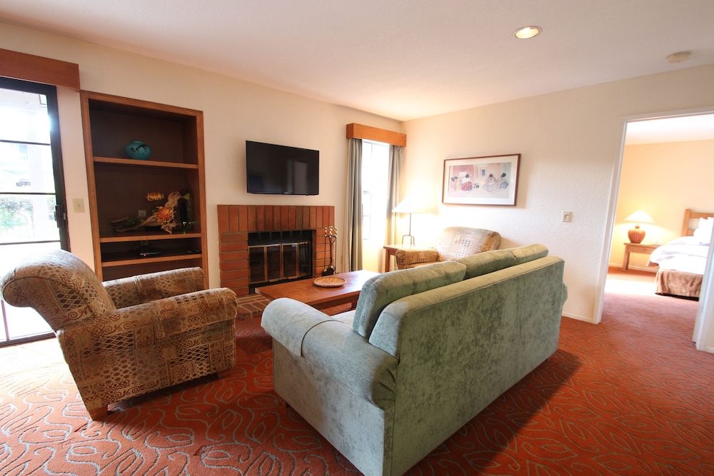 Riviera Oaks Resort - photo 26