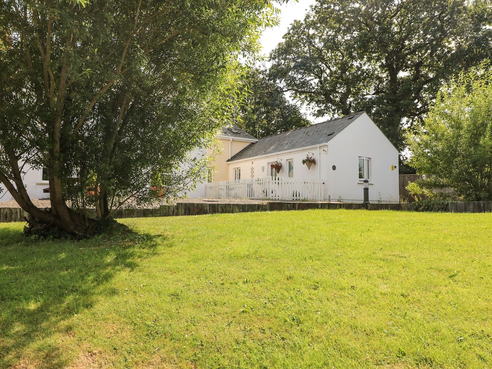 Love Cottage — 4-Star Luxury Hotel in Tenby, United Kingdom