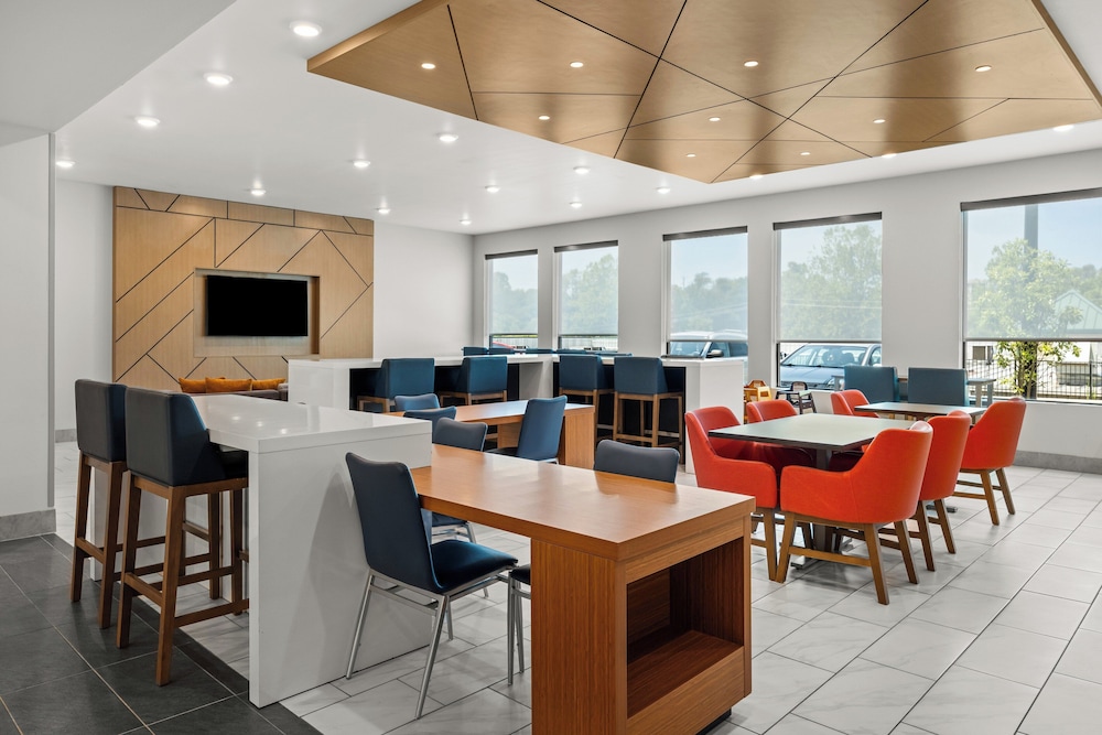 Holiday Inn Express Asheville Woodfin by IHG - photo 33