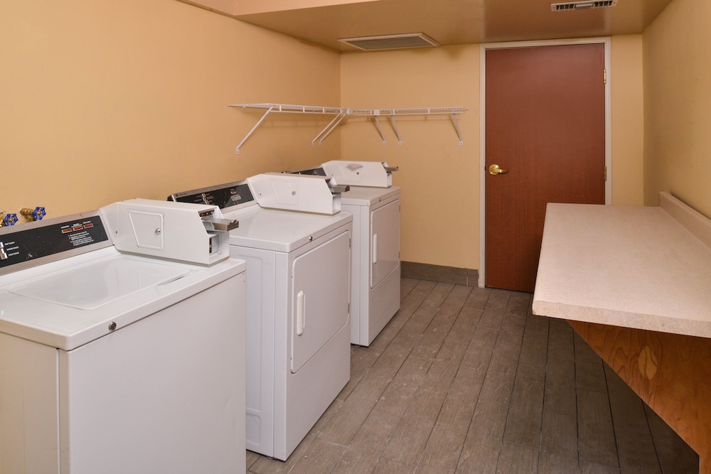 Holiday Inn Express Hotel & Suites El Centro by IHG - photo 45