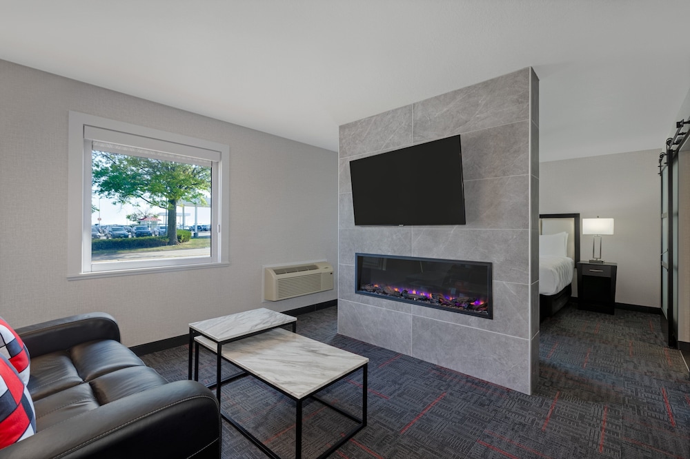 Holiday Inn Des Moines Airport Conf Center by IHG - photo 12