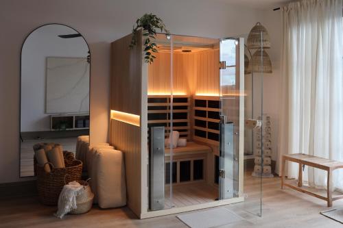 Luxury Wellness Retreat with Sauna and Cold Plunge in Tampa, United States