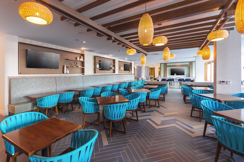 Holiday Inn Express & Suites Orlando at SeaWorld by IHG - photo 43