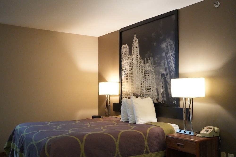 Watseka 24 Inn & Suites - photo 7
