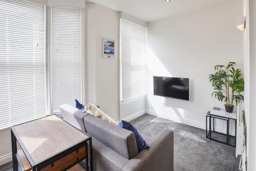 Host & Stay Queens Court