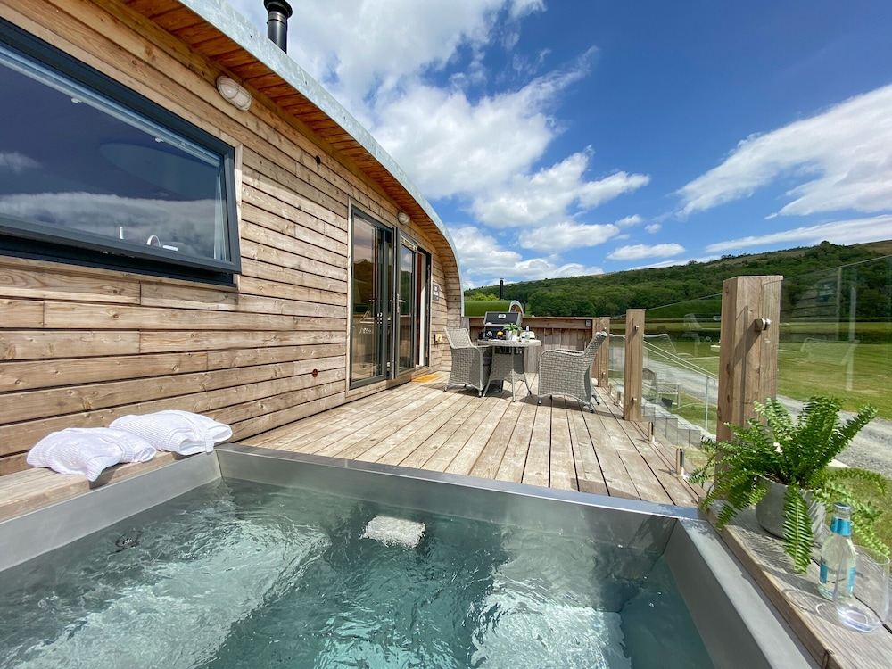 Low Longlands - carbon neutral hotel in Unknown City