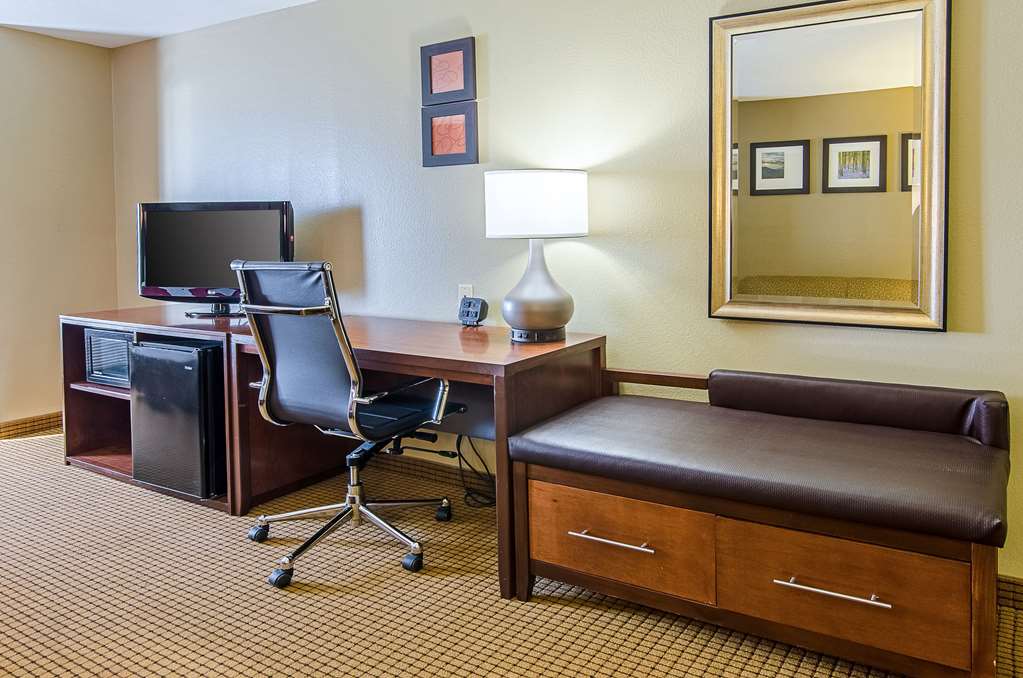 Comfort Suites Wytheville near Conference Center - photo 12