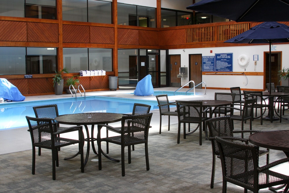 Barker's Island Inn Resort - photo 12