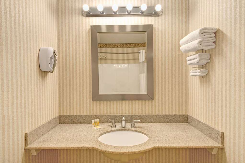 Days Inn by Wyndham Ridgefield - photo 5