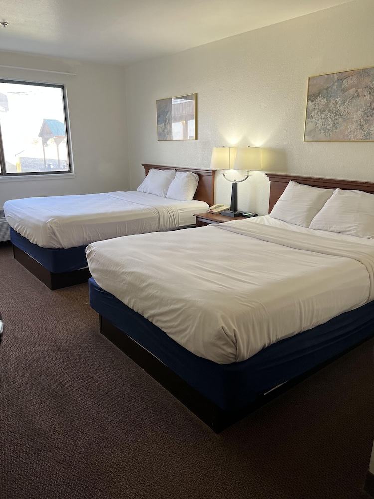Days Inn by Wyndham Lake Point - photo 11