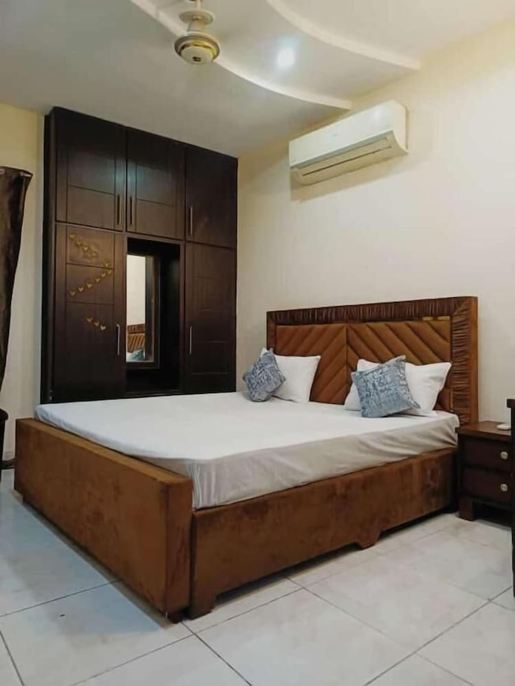 Family couple Hotel in Lahore, Pakistan