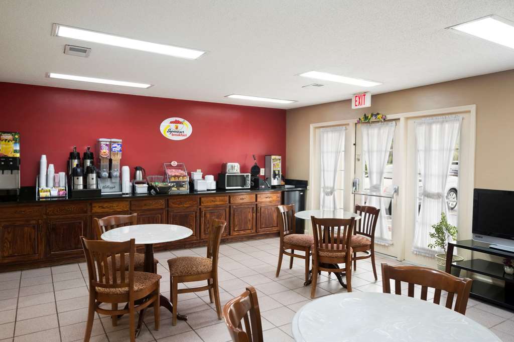 Super 8 by Wyndham Garner Clayton Raleigh - photo 7