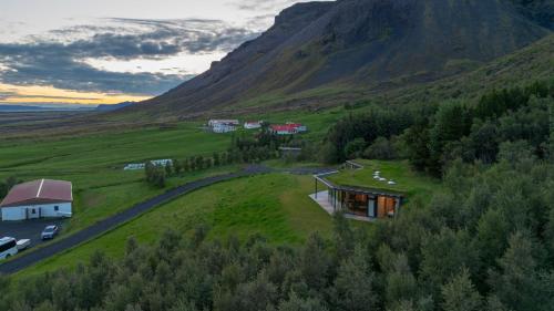 Klettasel Villa by Tröll