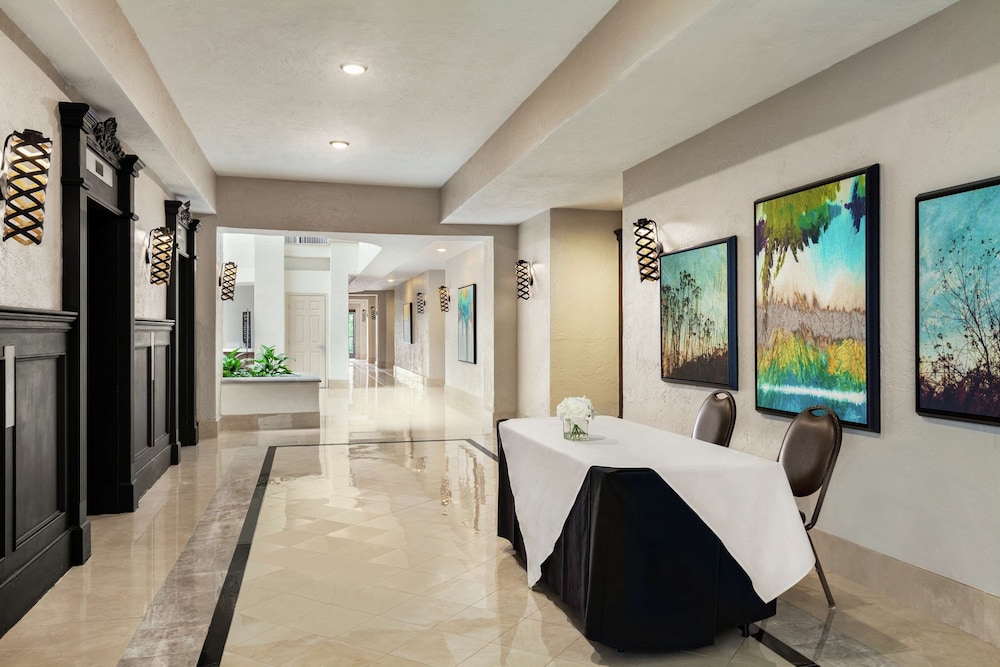 Embassy Suites by Hilton Santa Ana Orange County Airport - photo 36