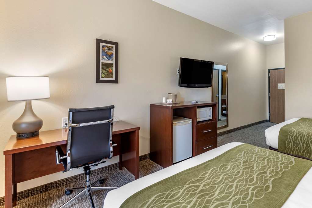 Comfort Inn & Suites Greenville I 70 - photo 17