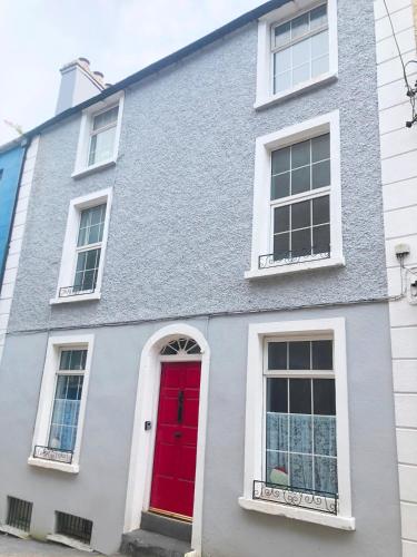 10 Seconds to Main Street in Loch Garman, Republic of Ireland