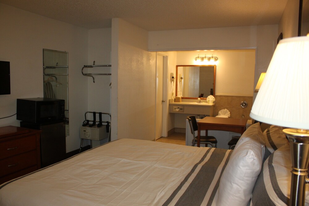 Port of Tacoma Inn - photo 14
