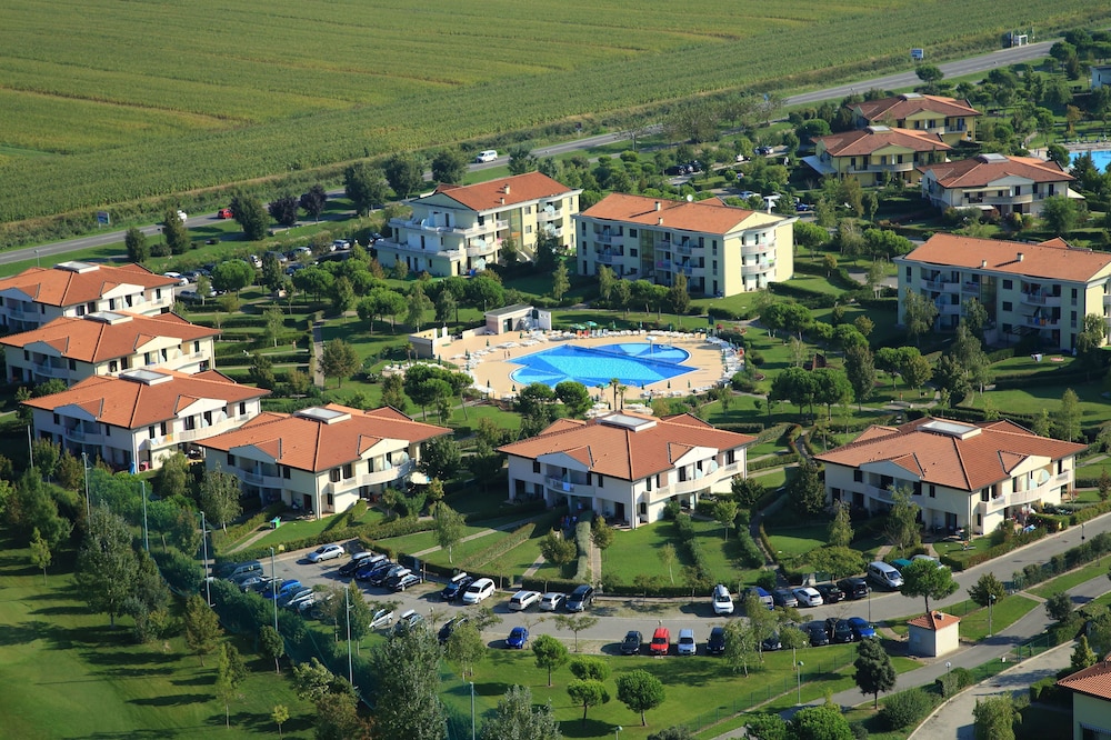 Villaggio Lecci — 4-Star Luxury Hotel in Caorle, Italy
