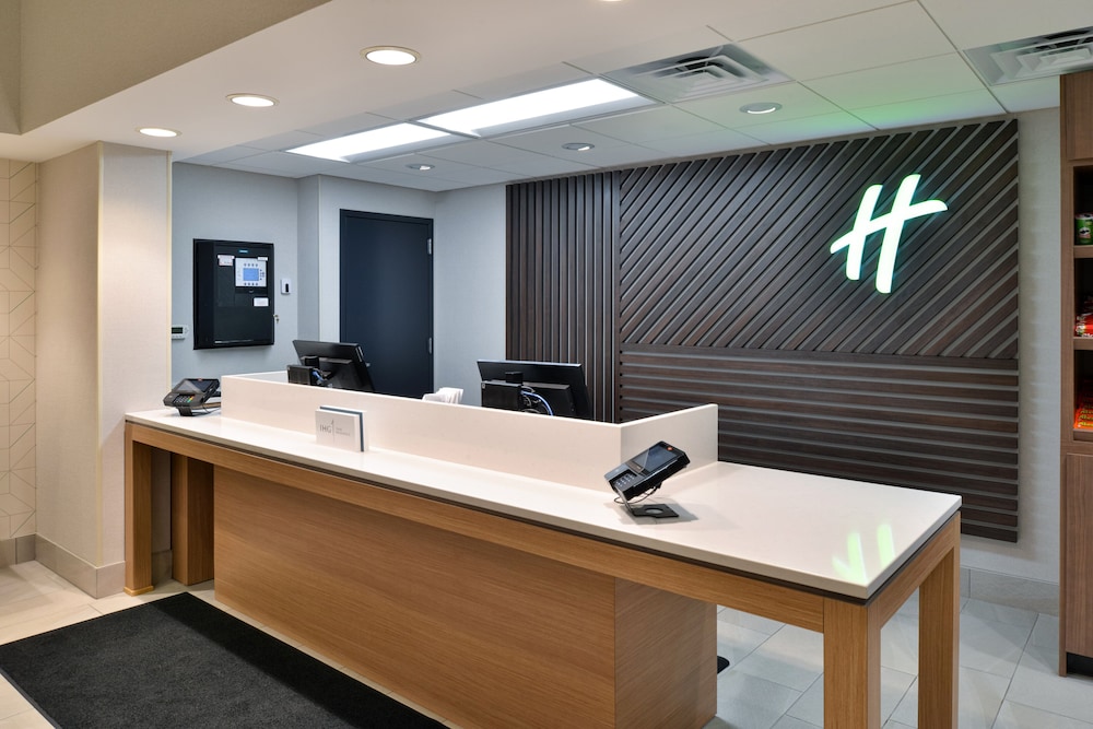 Holiday Inn Hotel & Suites Overland Park Convention Center - photo 54