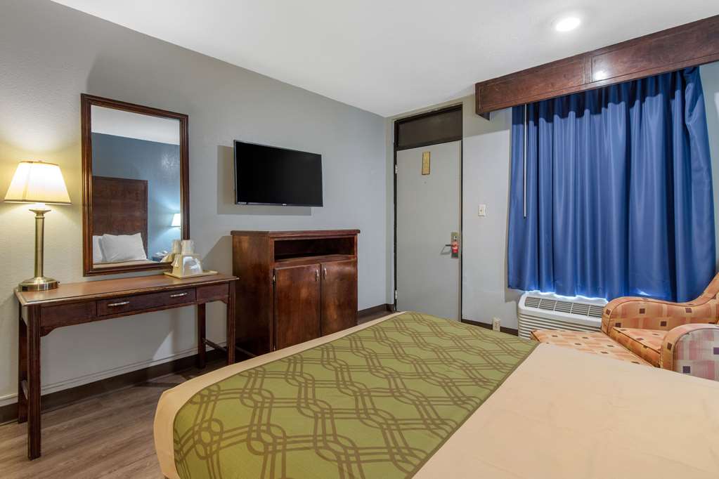 Econo Lodge Aiken Central - photo 7