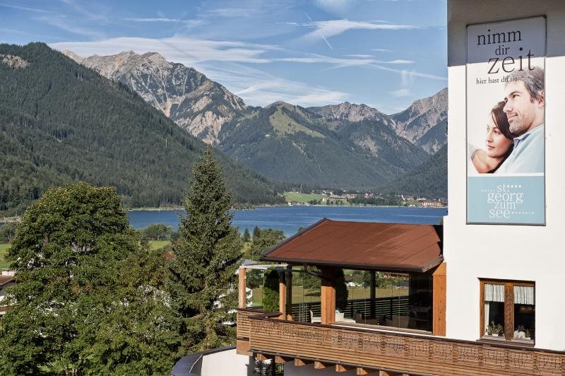 Hotel St. Georg zum See — hotel in Maurach