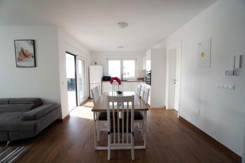 Apartman Petra — 4-Star Luxury Hotel in Brodarica, Croatia