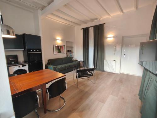Crocetta Charme 2broom with Terrace — 4-Star Luxury Hotel in Milan, Italy