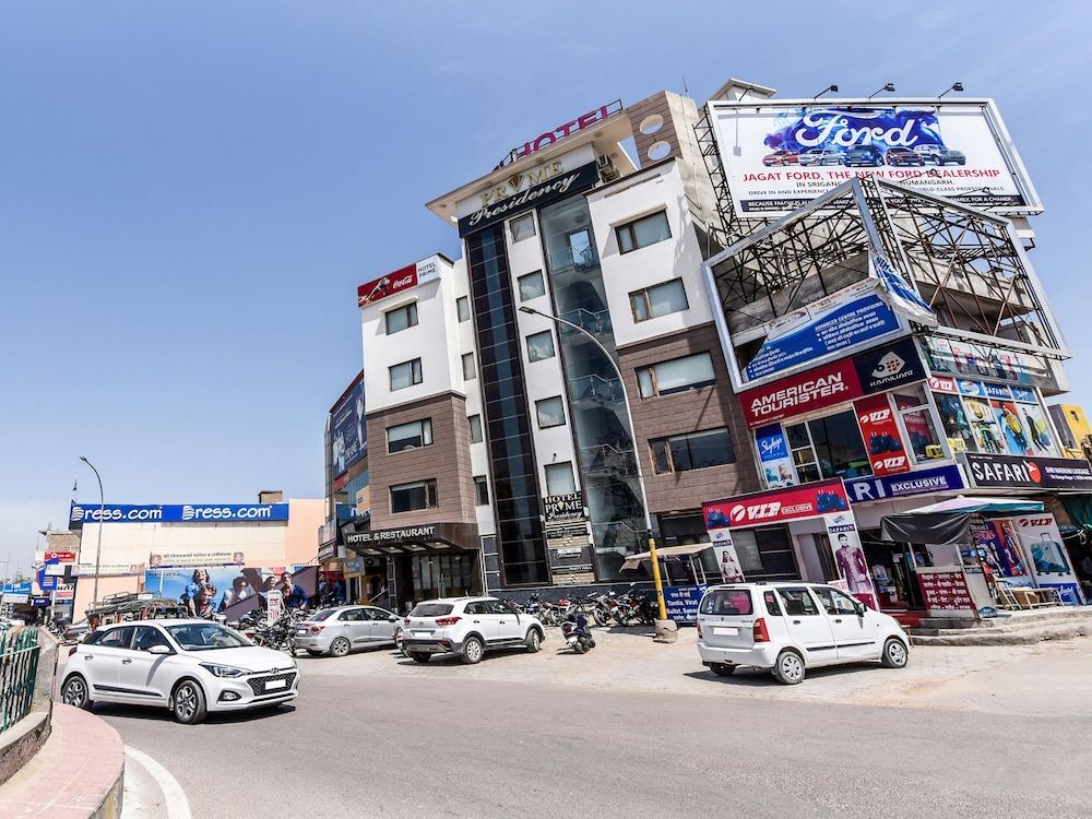 Capital O 30399 Hotel Prime Presidency in Ganganagar, India