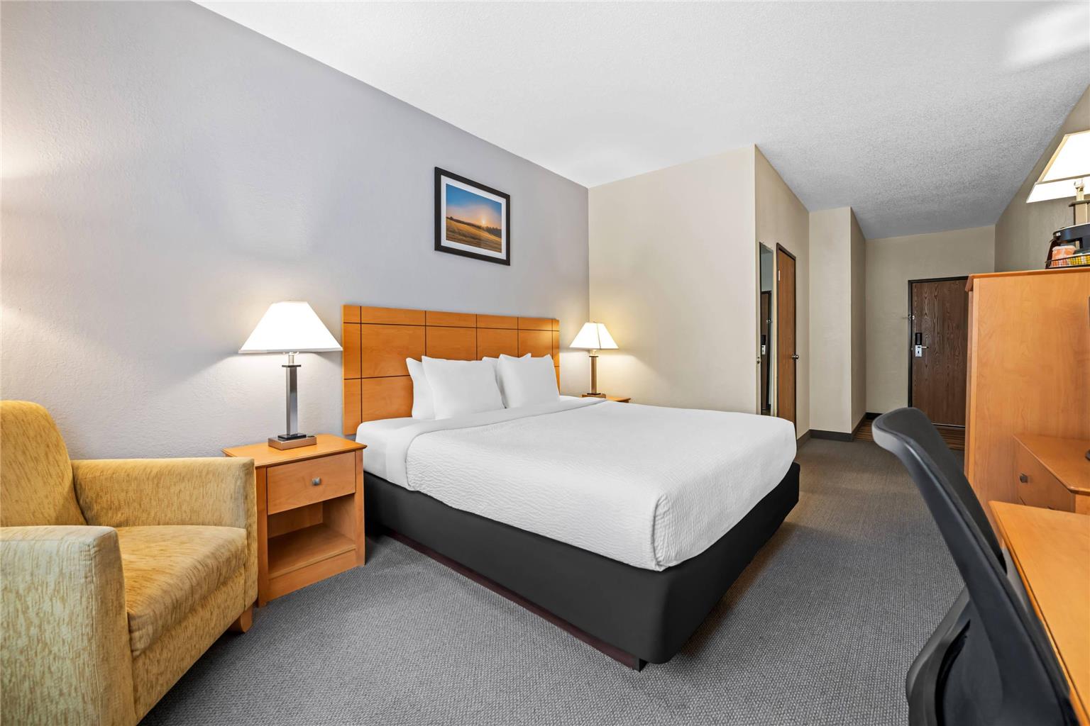 Quality Inn Dubuque on Hwy 20 - photo 15