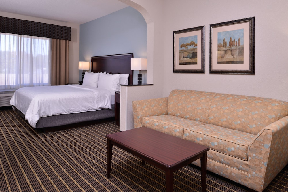 Holiday Inn Express Hotel & Suites Pittsburg by IHG - photo 12