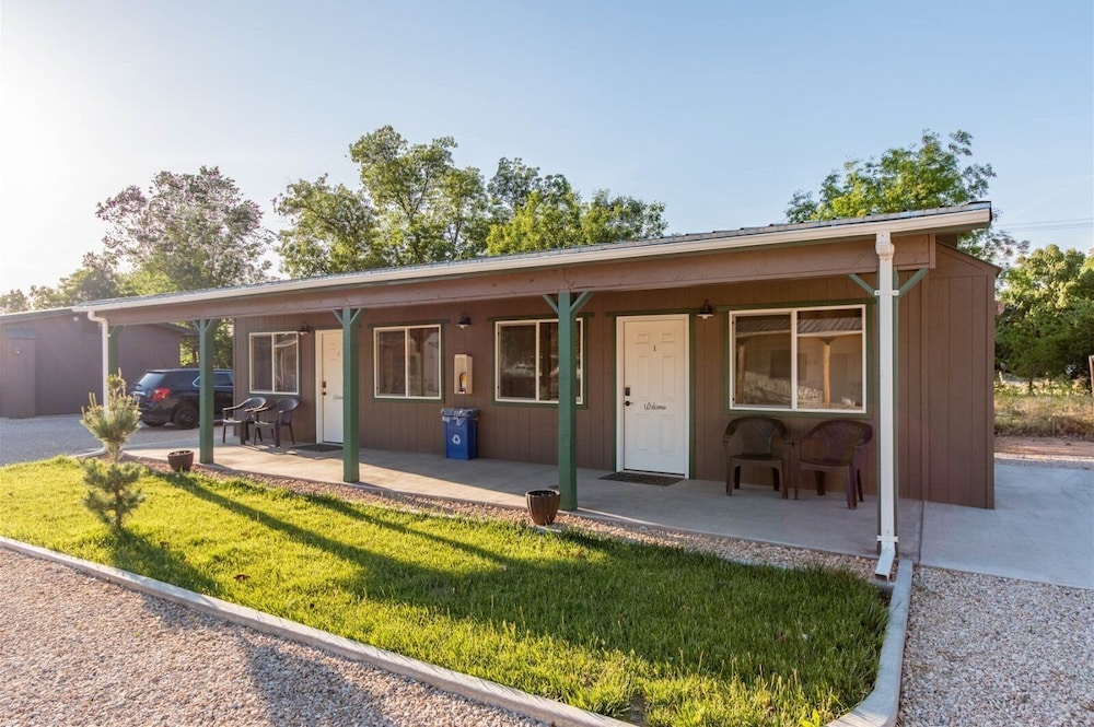 Hurricane Hideaway Lodging - photo 34