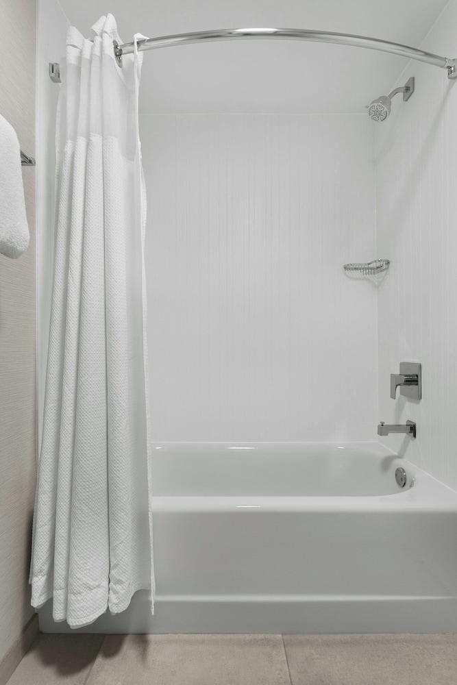 Courtyard by Marriott Louisville Airport - photo 14