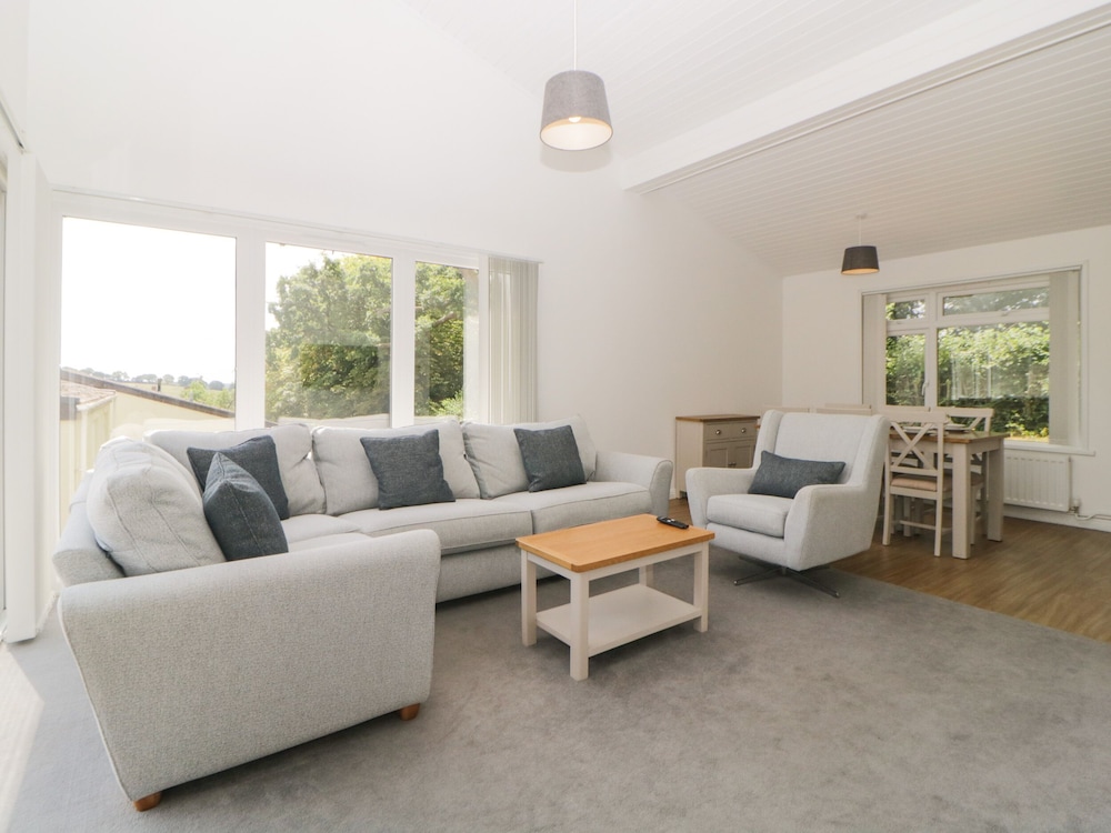 Harcombe House Bungalow 8 — 4-Star Luxury Hotel in Newton Abbot, United Kingdom