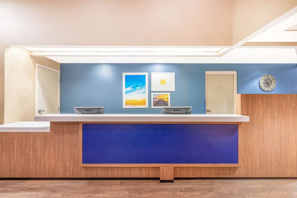 Days Inn by Wyndham Eagan Minnesota Near Mall of America - photo 5