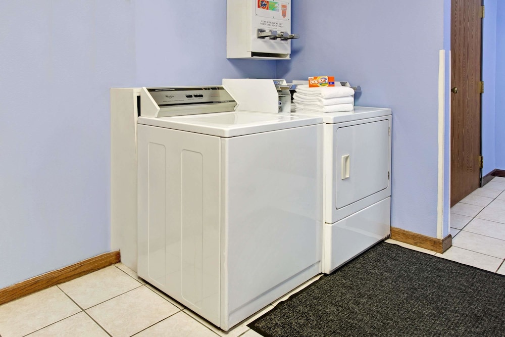 Super 8 by Wyndham Fort Collins - photo 20
