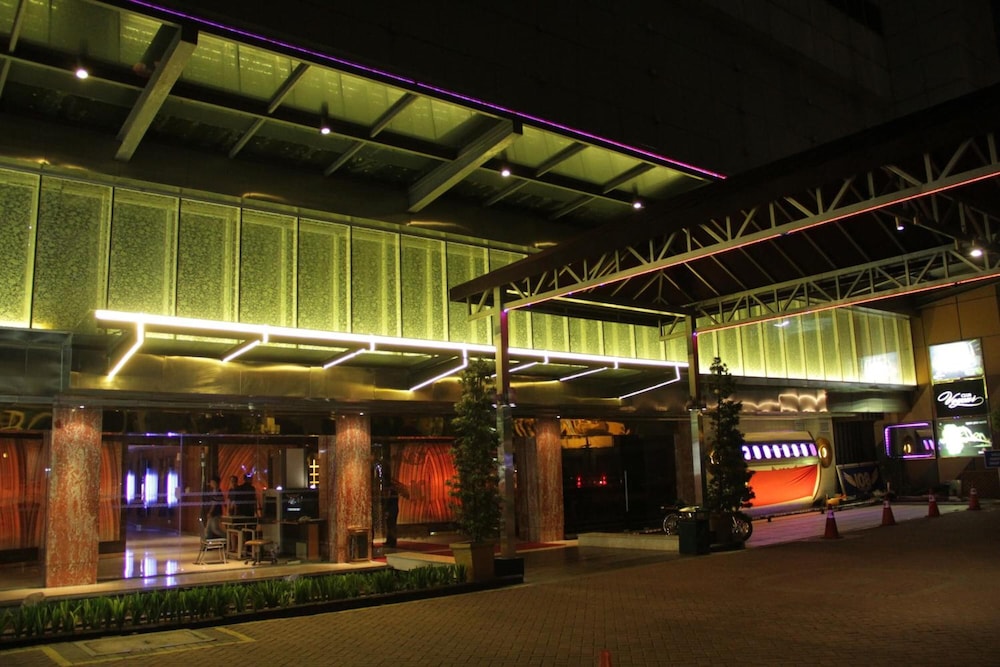 108 Hotel By Him — Jakarta — photo 4