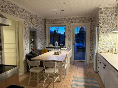 Edänge 61 - carbon neutral hotel in Ljusdal