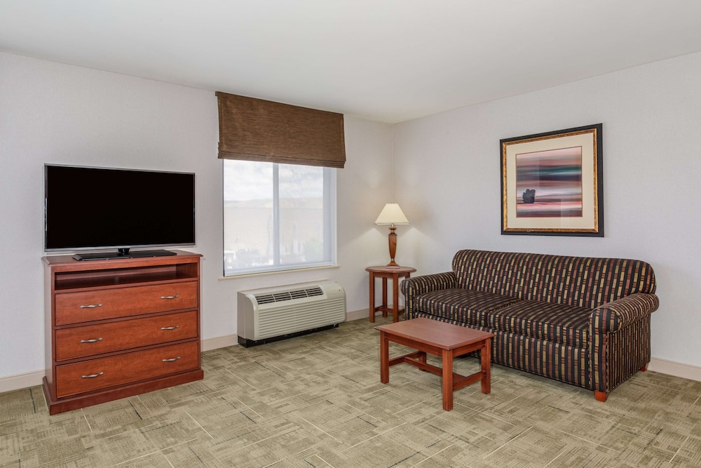 Hampton Inn Rock Springs - photo 31