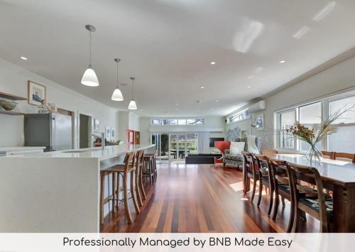 Art House on Anson Artistic Haven Spa Pets — 4-Star Luxury Hotel in Orange, Australia