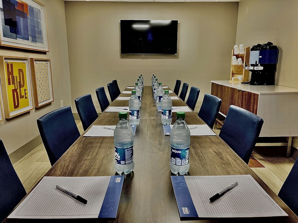 Holiday Inn Express Hershey Harrisburg Area by IHG - photo 71