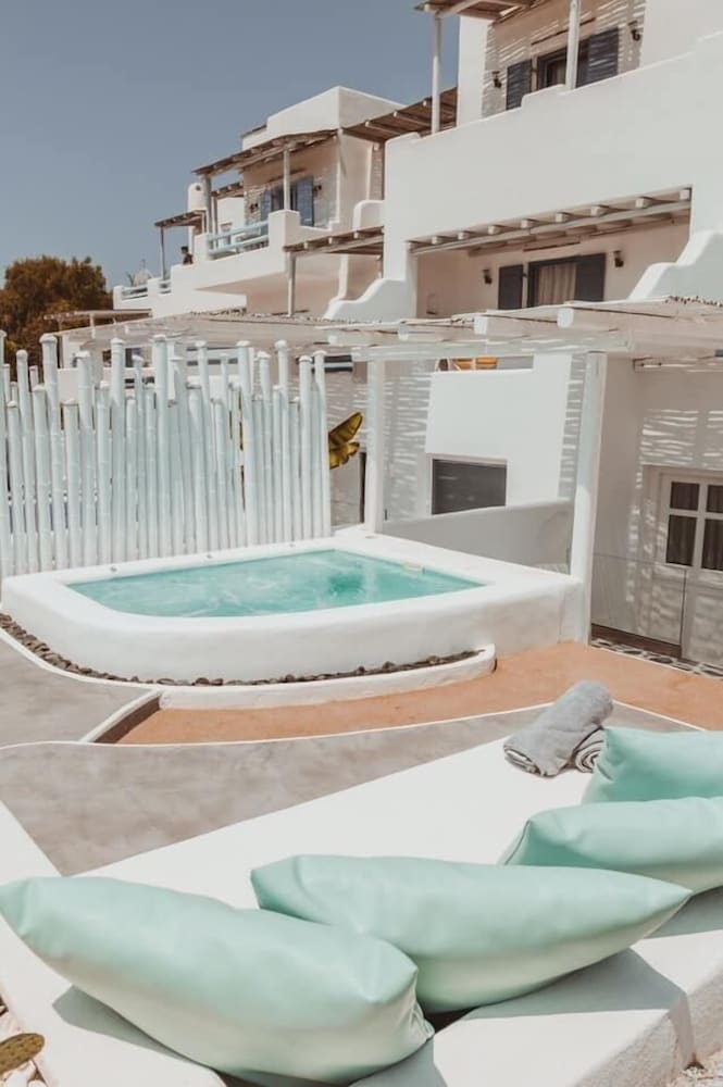 Annio Studios in Naxos, Greece