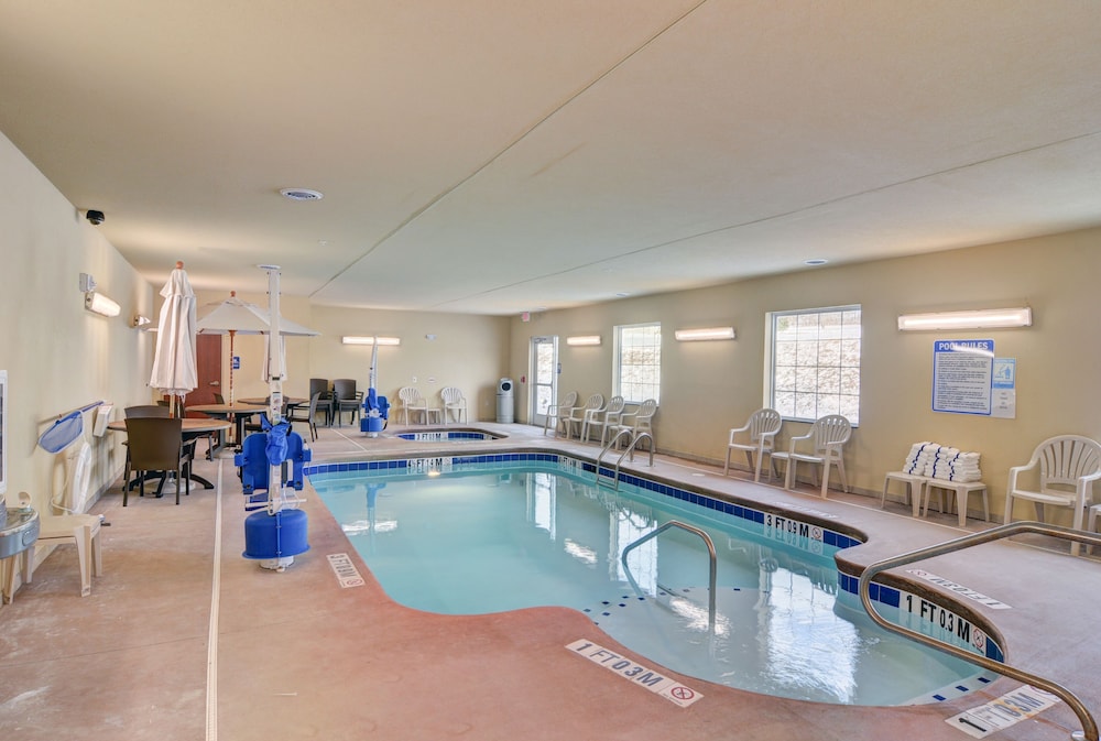 Cobblestone Hotel & Suites Punxsutawney PA - photo 22