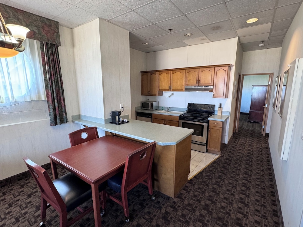 Promenade Inn & Suites Oceanfront - photo 22
