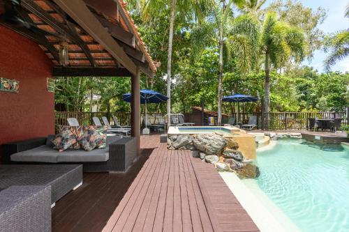 Poolside Villa Hibiscus 40b — 4-Star Luxury Hotel in Port Douglas, Australia