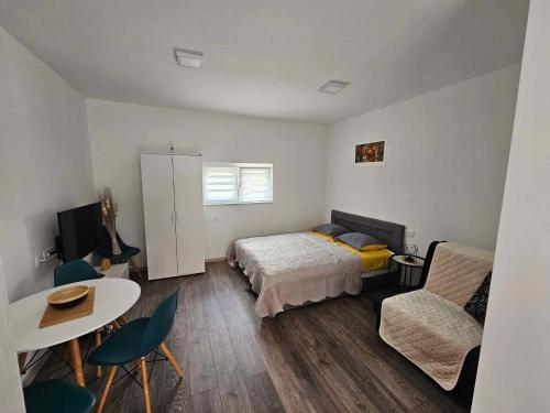 Studio in Novi Vinodolski 45264 — 4-Star Luxury Hotel in Novi Vinodolski, Croatia
