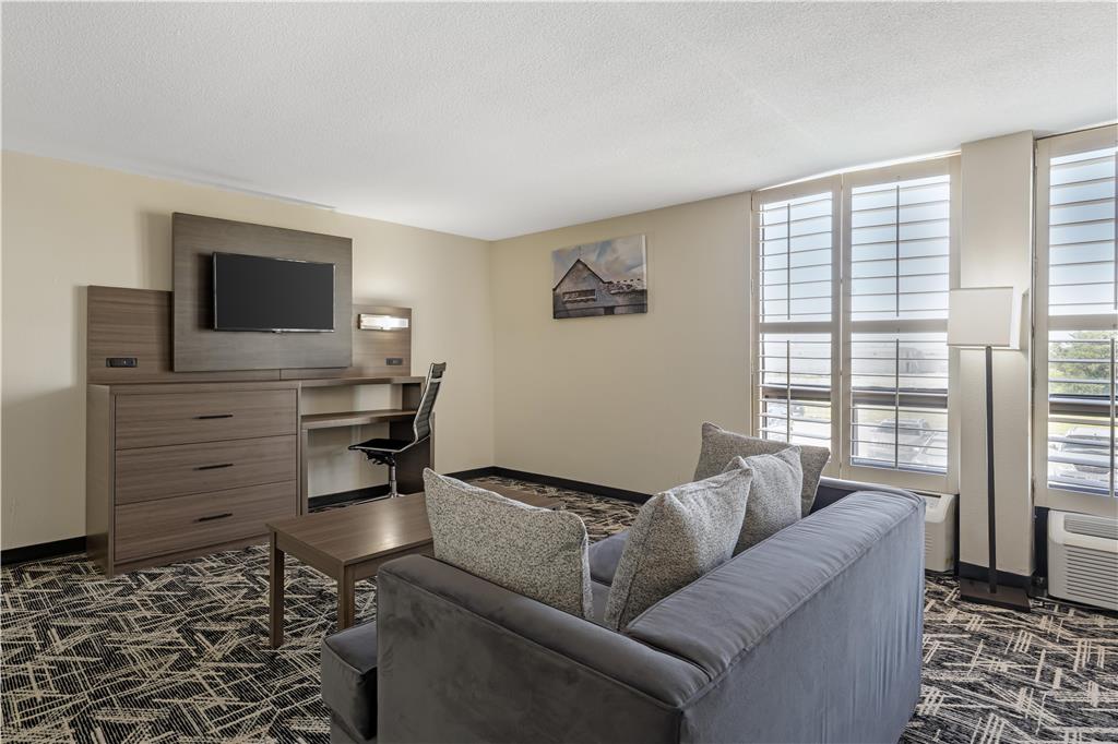 Best Western Plus York Hotel & Conference Center - photo 11