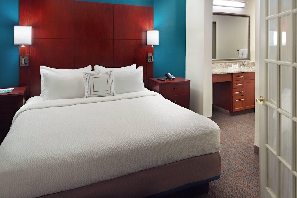 Residence Inn by Marriott Atlanta Airport North Virginia Ave - photo 6